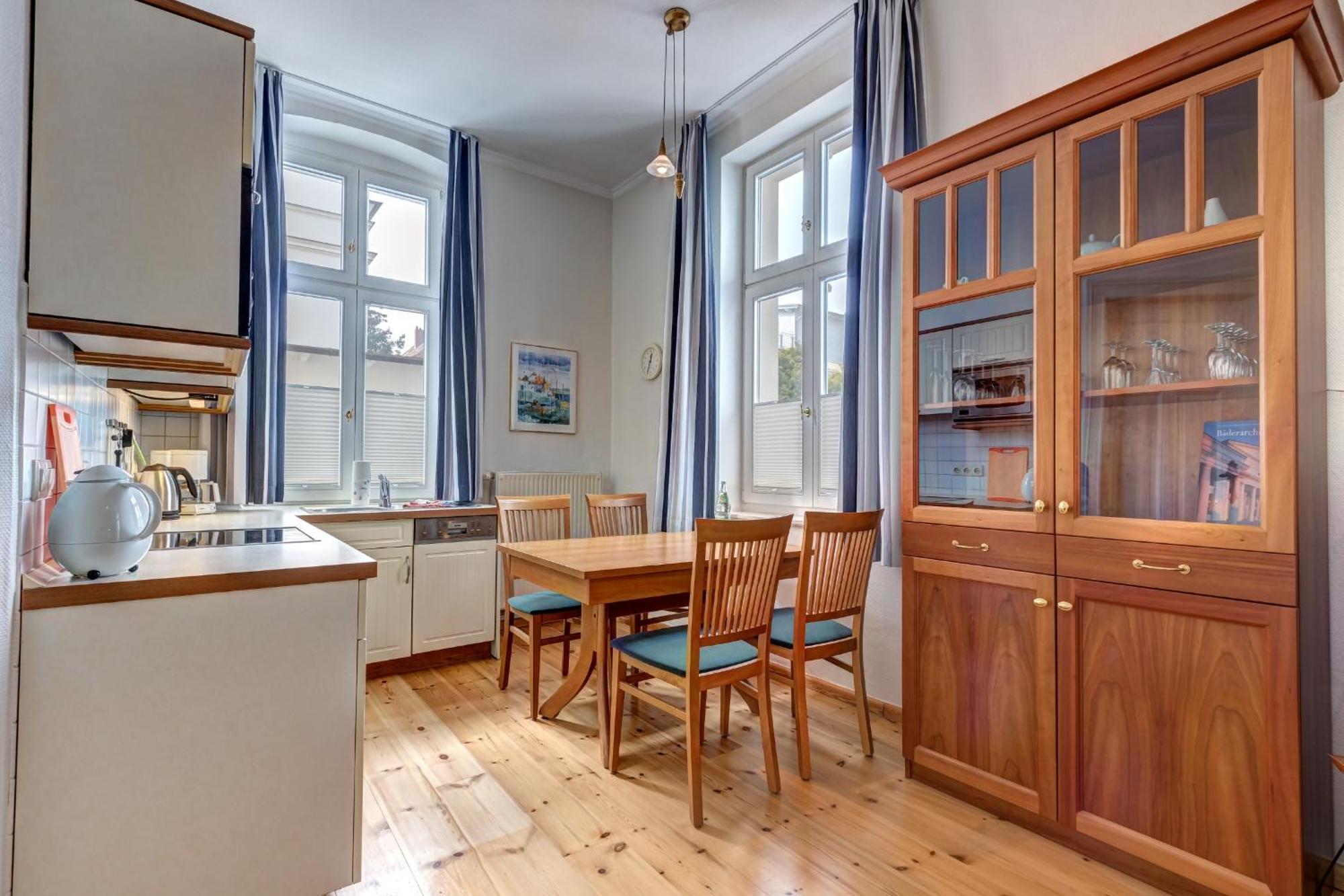 Villa Ahlbeck - Ferienwohnung Kuehlungsborn Heringsdorf Zewnętrze zdjęcie